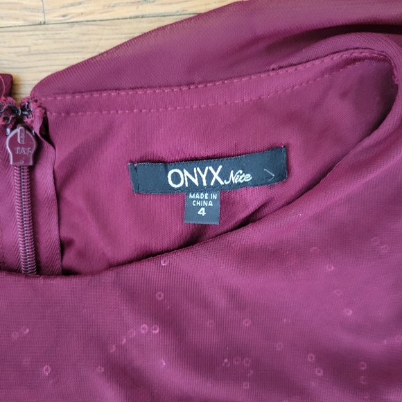 Onyx Nite Burgandy Stretch Lace Gown Size 4 - Picture 9 of 9